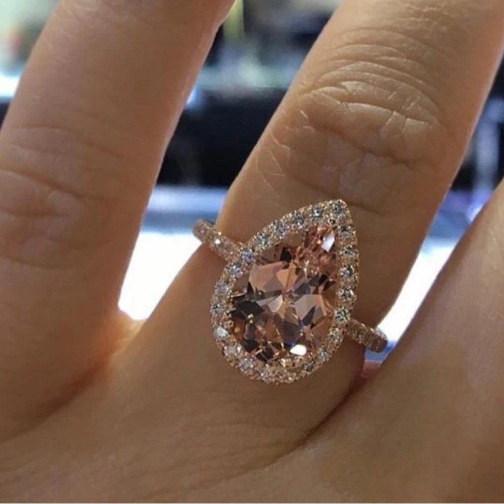🌹 Teardrop Rose Gold Fashion Ring